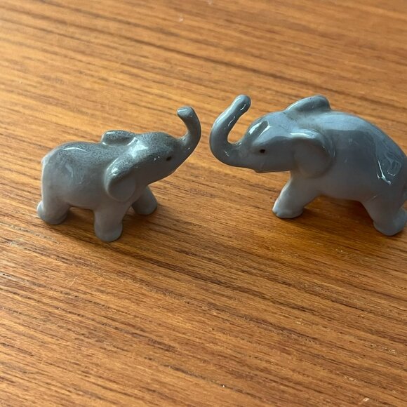 Porcelain German Miniature Grey Elephant Figurines- Set of 2 - Picture 6 of 8